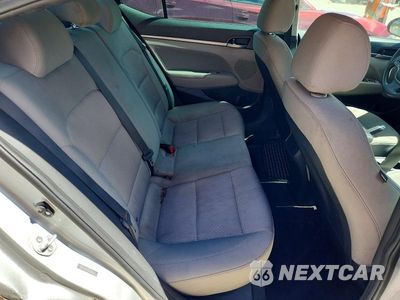 Zdjęcie 10 z 12 samochodu: 2018 HYUNDAI ELANTRA SEL VIN:5NPD84LF1JH253849 - miniatura