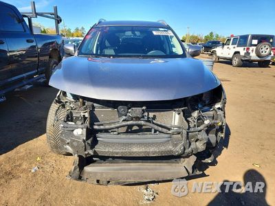 Piąte zdjęcie samochodu w środku: 2018 NISSAN ROGUE SV VIN:KNMAT2MV4JP582741 - miniatura