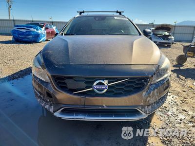 Piąte zdjęcie samochodu w środku: 2016 VOLVO V60 CROSS COUNTRY PLATINUM VIN:YV4612HMXG1014449 - miniatura