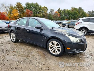 Czwarte zdjęcie samochodu z boku: 2013 CHEVROLET CRUZE LTZ VIN:1G1PG5SB8D7127901 - miniatura