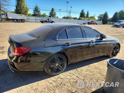 Trzecie zdjęcie samochodu z tyłu: 2019 MERCEDES-BENZ E 300 4MATIC VIN:WDDZF4KB6KA550592 - miniatura