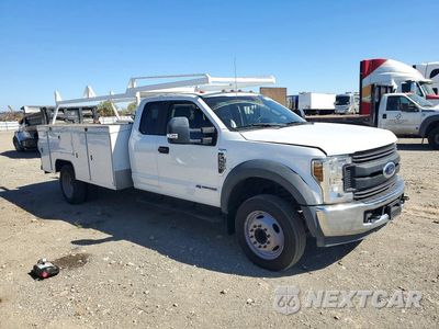 Czwarte zdjęcie samochodu z boku: 2018 FORD F550 SUPER DUTY VIN:1FD0X5GT7JEB99198 - miniatura