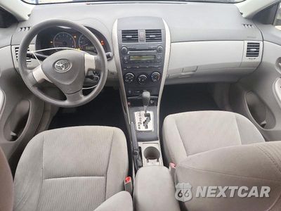 Zdjęcie 8 z 12 samochodu: 2010 TOYOTA COROLLA LE VIN:2T1BU4EE5AC225031 - miniatura