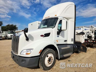 2018 PETERBILT 579 SEMI TRUCK 1XPBA48X5JD478034 - główne zdjęcie licytacji z USA - miniatura