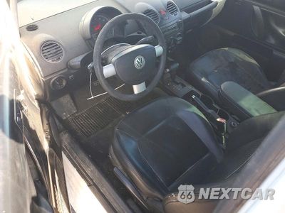 Zdjęcie 8 z 12 samochodu: 2010 VOLKSWAGEN NEW BEETLE VIN:3VWPG3AG1AM011558 - miniatura
