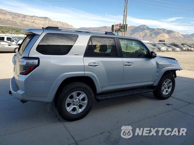 Trzecie zdjęcie samochodu z tyłu: 2020 TOYOTA 4RUNNER SR5 PREMIUM VIN:JTEBU5JR5L5803607 - miniatura