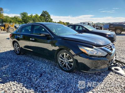 Czwarte zdjęcie samochodu z boku: 2018 NISSAN ALTIMA 2.5 SR VIN:1N4AL3AP3JC279491 - miniatura