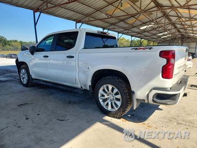 Drugie zdjęcie samochodu z przodu: 2026 CHEVROLET SILVERADO K1500 CUSTOM VIN:3GCPKBEK5TG107396 - miniatura