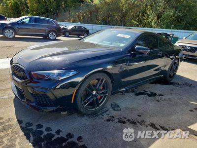 2023 BMW M8 WBSAE0C09PCM59045 - główne zdjęcie licytacji z USA - miniatura
