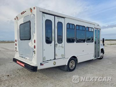Trzecie zdjęcie samochodu z tyłu: 2021 FORD E350 SHUTTLE BUS VIN:1FDEE3FN1MDC10774 - miniatura