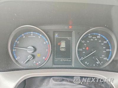 Zdjęcie 9 z 14 samochodu: 2018 TOYOTA RAV4 LE VIN:JTMBFREVXJJ232844 - miniatura