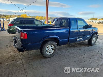 Trzecie zdjęcie samochodu z tyłu: 2003 CHEVROLET S TRUCK S10 VIN:1GCDT19XX38147463 - miniatura