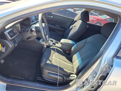 Zdjęcie 7 z 12 samochodu: 2017 KIA OPTIMA LX VIN:5XXGT4L32HG124185 - miniatura