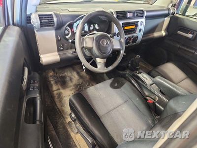 Zdjęcie 8 z 13 samochodu: 2007 TOYOTA FJ CRUISER BASE VIN:JTEBU11F870026633 - miniatura