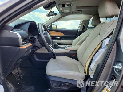 Zdjęcie 7 z 13 samochodu: 2025 TOYOTA GRAND HIGHLANDER PLATINUM VIN:5TDAAAB59SS083623 - miniatura