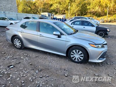 Czwarte zdjęcie samochodu z boku: 2021 TOYOTA CAMRY LE VIN:4T1C31AK6MU560383 - miniatura
