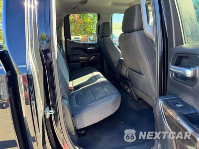Zdjęcie 8 z 12 samochodu: 2019 CHEVROLET SILVERADO K1500 RST VIN:1GCRYEEKXKZ276482 - miniatura