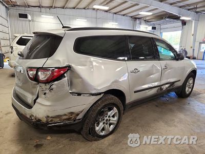 Trzecie zdjęcie samochodu z tyłu: 2017 CHEVROLET TRAVERSE LS VIN:1GNKRFED3HJ176356 - miniatura