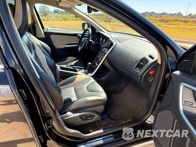 Piąte zdjęcie samochodu w środku: 2011 VOLVO XC60 T6 VIN:YV4902DZ0B2182704 - miniatura