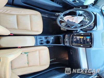 Zdjęcie 8 z 12 samochodu: 2020 VOLVO XC40 T5 MOMENTUM VIN:YV4162UK1L2264439 - miniatura