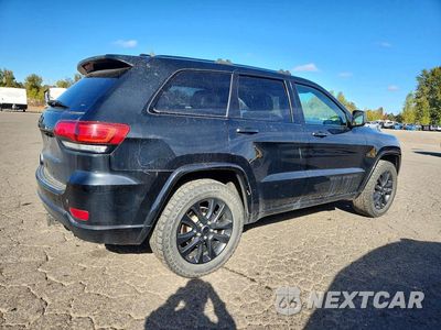 Trzecie zdjęcie samochodu z tyłu: 2018 JEEP GRAND CHEROKEE LAREDO VIN:1C4RJFAG0JC245299 - miniatura
