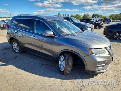Czwarte zdjęcie samochodu z boku: 2018 NISSAN ROGUE SV VIN:JN8AT2MV1JW301148 - miniatura