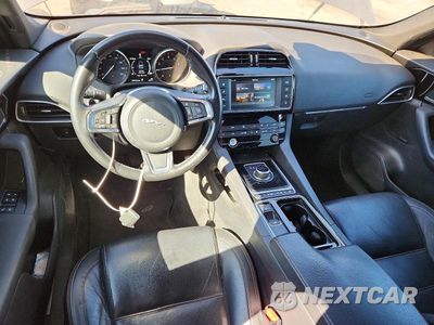 Zdjęcie 8 z 13 samochodu: 2018 JAGUAR F-PACE PRESTIGE VIN:SADCK2FX3JA281637 - miniatura