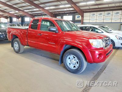Czwarte zdjęcie samochodu z boku: 2010 TOYOTA TACOMA V6 VIN:5TEUU4EN6AZ700821 - miniatura