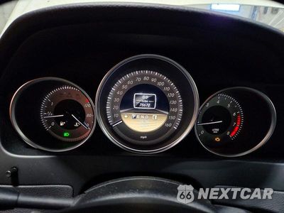 Zdjęcie 9 z 12 samochodu: 2012 MERCEDES-BENZ C 300 4MATIC VIN:WDDGF8BB4CA703387 - miniatura