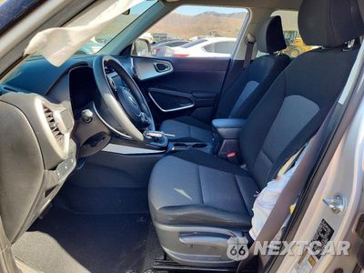 Zdjęcie 7 z 12 samochodu: 2020 KIA SOUL LX VIN:KNDJ23AU5L7089920 - miniatura