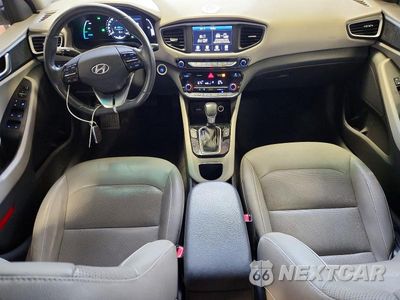 Zdjęcie 8 z 12 samochodu: 2017 HYUNDAI IONIQ LIMITED VIN:KMHC85LC8HU032221 - miniatura