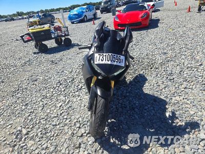 Drugie zdjęcie samochodu z przodu: 2017 HONDA CBR1000 RR VIN:JH2SC7706HK000123 - miniatura