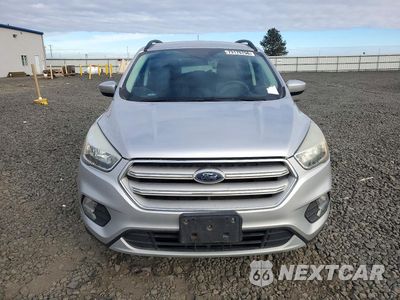Piąte zdjęcie samochodu w środku: 2018 FORD ESCAPE SE VIN:1FMCU9GD8JUA65943 - miniatura