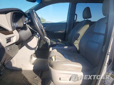 Zdjęcie 7 z 13 samochodu: 2015 TOYOTA SIENNA XLE PREMIUM 8-PASSENGER VIN:5TDYK3DC3FS659134 - miniatura