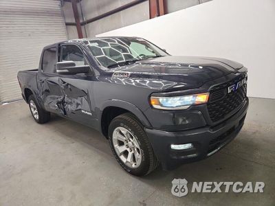 Czwarte zdjęcie samochodu z boku: 2026 RAM 1500 BIG HORN/LONE STAR VIN:1C6SRFFP0TN318270 - miniatura