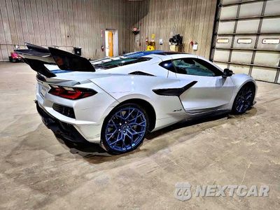 Trzecie zdjęcie samochodu z tyłu: 2026 CHEVROLET CORVETTE ZR1 1LZ VIN:1G1YG2D7XT5801536 - miniatura