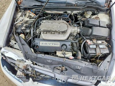 Zdjęcie 11 z 12 samochodu: 2004 HONDA ACCORD EX VIN:1HGCM665X4A052518 - miniatura