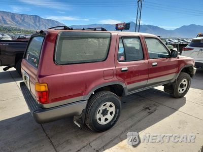 Trzecie zdjęcie samochodu z tyłu: 1990 TOYOTA 4RUNNER SR5 V6 VIN:JT3VN39W0L0020077 - miniatura