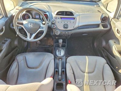 Zdjęcie 8 z 12 samochodu: 2013 HONDA FIT VIN:JHMGE8H30DC081906 - miniatura