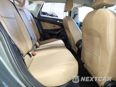 Zdjęcie 10 z 12 samochodu: 2019 VOLKSWAGEN JETTA SEL VIN:3VWE57BU0KM203970 - miniatura