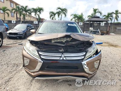 Piąte zdjęcie samochodu w środku: 2019 MITSUBISHI ECLIPSE CROSS SE VIN:JA4AT5AA6KZ021377 - miniatura