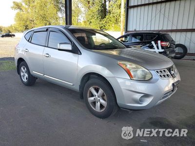 Czwarte zdjęcie samochodu z boku: 2013 NISSAN ROGUE S VIN:JN8AS5MV6DW606718 - miniatura