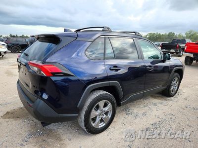 Trzecie zdjęcie samochodu z tyłu: 2025 TOYOTA RAV4 XLE VIN:2T3W1RFV0SW414280 - miniatura