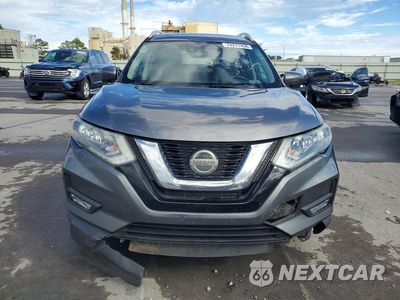 Piąte zdjęcie samochodu w środku: 2018 NISSAN ROGUE SL VIN:5N1AT2MT0JC777608 - miniatura