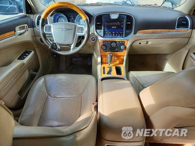 Zdjęcie 8 z 12 samochodu: 2013 CHRYSLER 300C VIN:2C3CCAET5DH585144 - miniatura