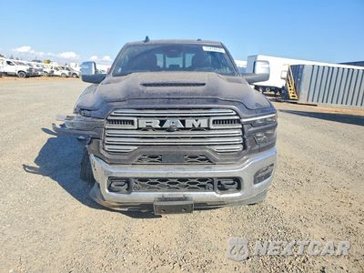 Piąte zdjęcie samochodu w środku: 2025 RAM 2500 LARAMIE VIN:3C63R5FL1SG592161 - miniatura