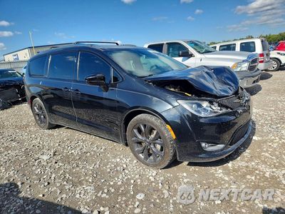 Czwarte zdjęcie samochodu z boku: 2018 CHRYSLER PACIFICA VIN:2C4RC1FG3JR361934 - miniatura