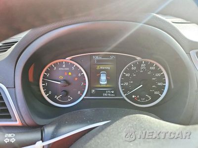 Zdjęcie 9 z 13 samochodu: 2018 NISSAN SENTRA SV VIN:3N1AB7AP3JY208046 - miniatura