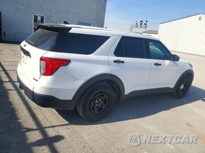 Trzecie zdjęcie samochodu z tyłu: 2023 FORD EXPLORER POLICE INTERCEPTOR VIN:1FM5K8AW3PNA01525 - miniatura