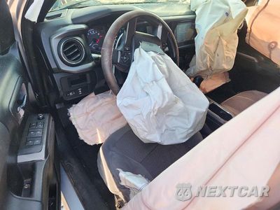 Zdjęcie 8 z 12 samochodu: 2016 TOYOTA TACOMA TRD SPORT VIN:5TFCZ5AN1GX019300 - miniatura